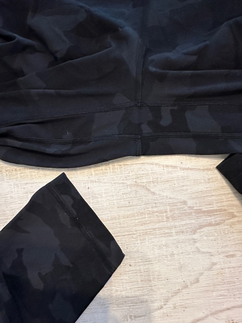 Lululemon leggings size 10 - Picture 4 of 4
